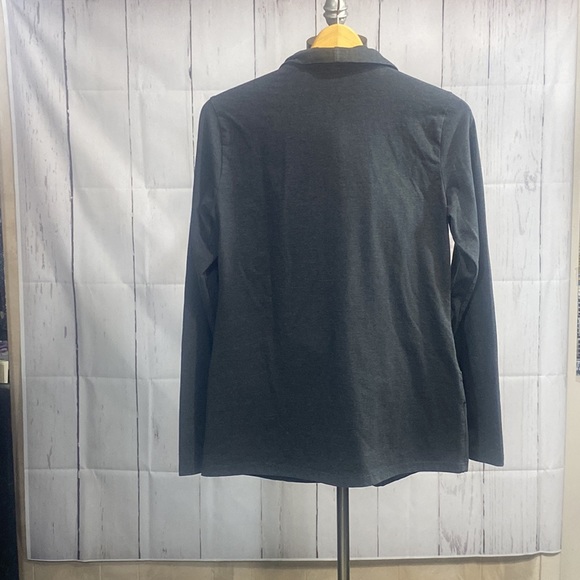 402. Roots active women half zip long sleeve pullover, size M - Picture 2 of 9